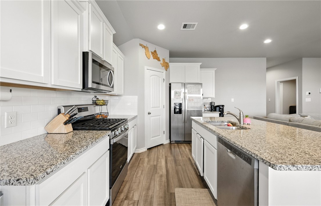 1293 Carnaby St Property Photo 10