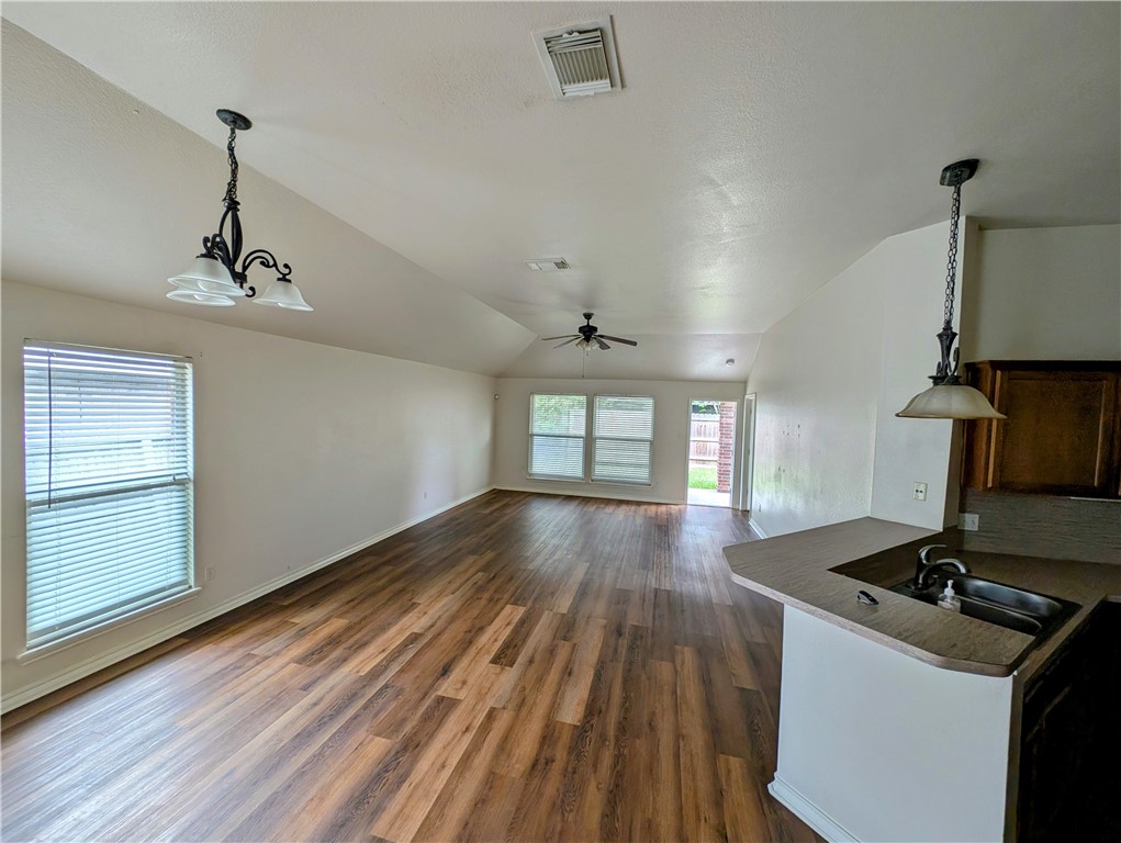3910 Gibraltar Dr Property Photo 3
