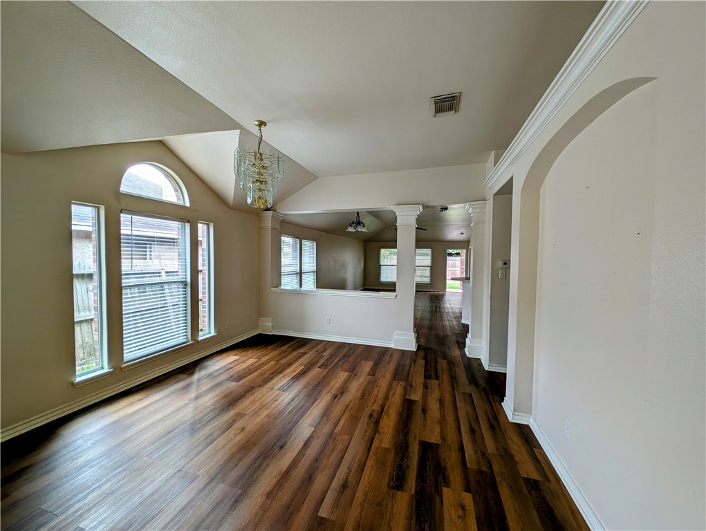 3910 Gibraltar Dr Property Photo 4