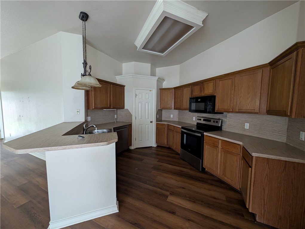3910 Gibraltar Dr Property Photo 5