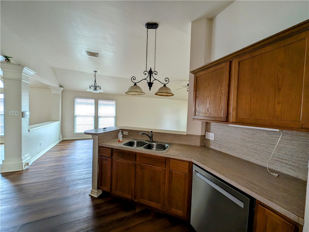 3910 Gibraltar Dr Property Photo 6