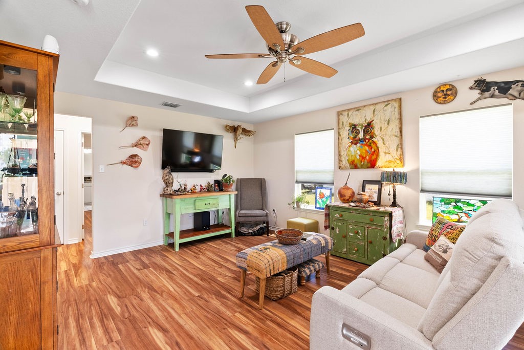 1507 S Pearl St Property Photo 6
