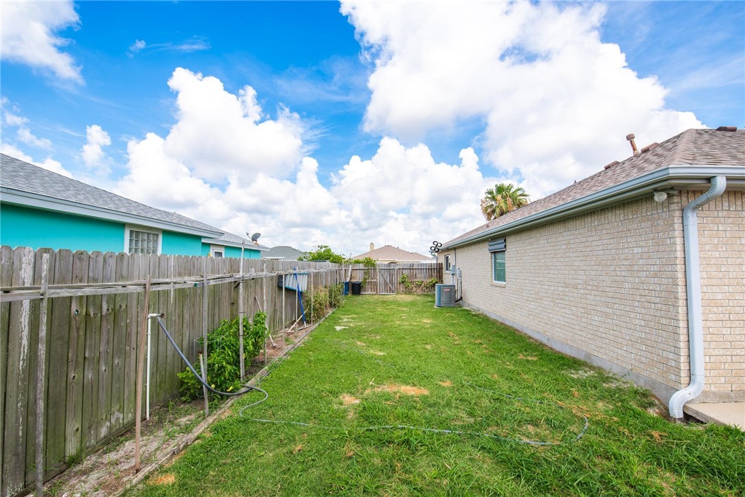 15426 Cuttysark St Property Photo 28