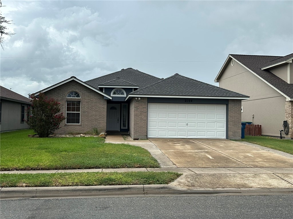 2104 Westwood Dr Property Photo 1