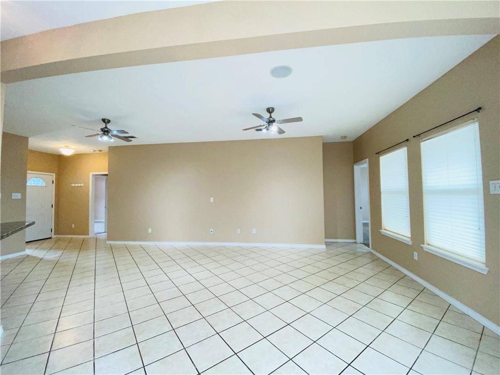 2104 Westwood Dr Property Photo 2