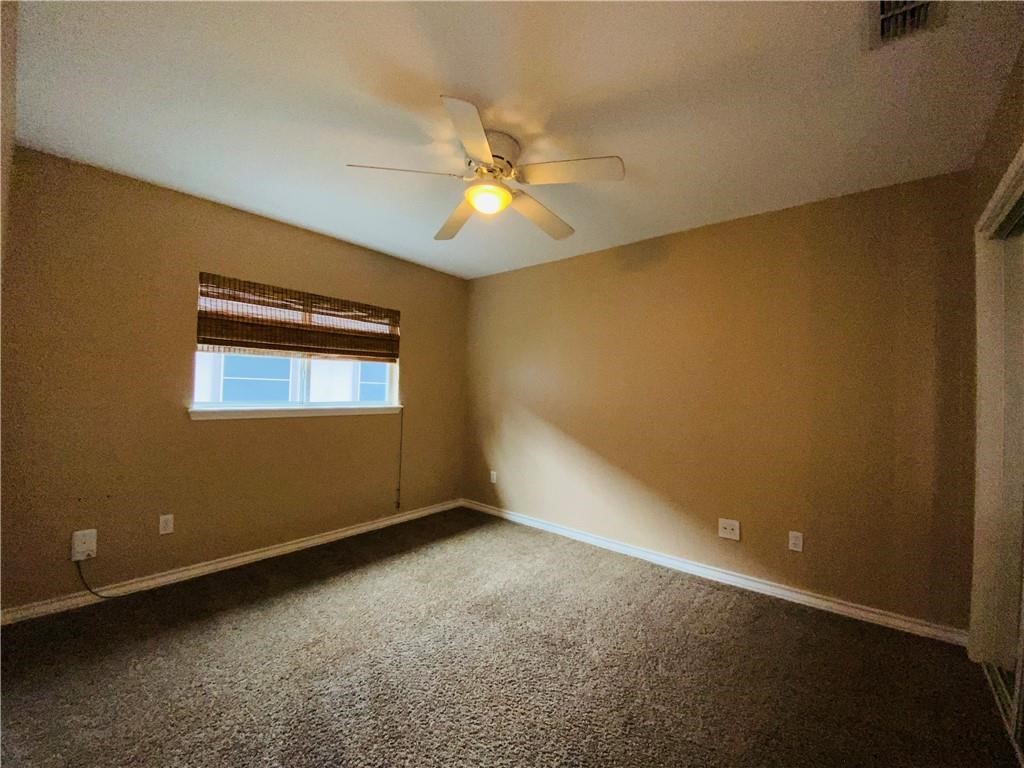 2104 Westwood Dr Property Photo 7