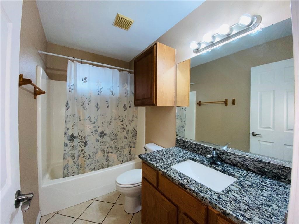 2104 Westwood Dr Property Photo 8