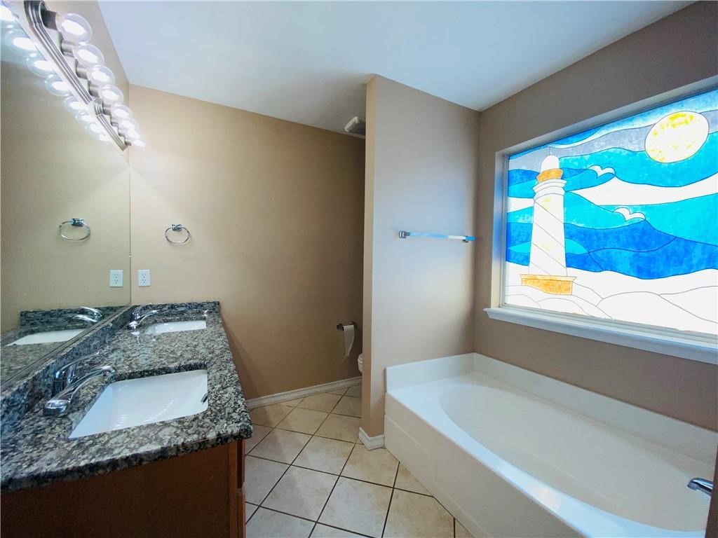2104 Westwood Dr Property Photo 9