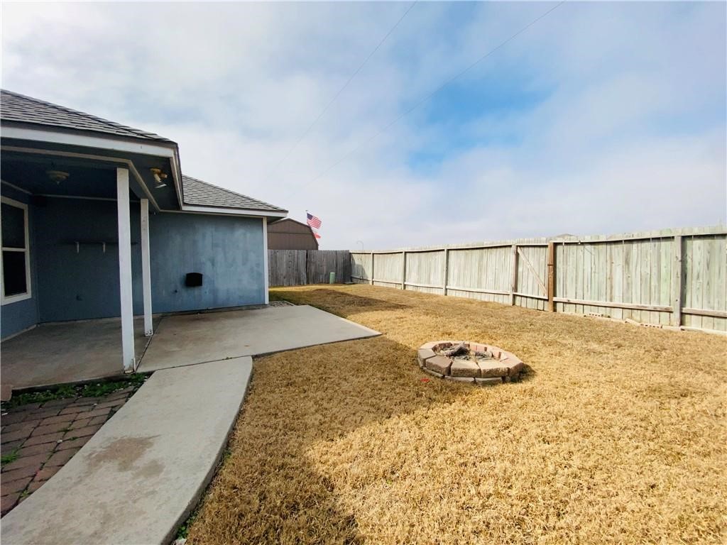 2104 Westwood Dr Property Photo 13