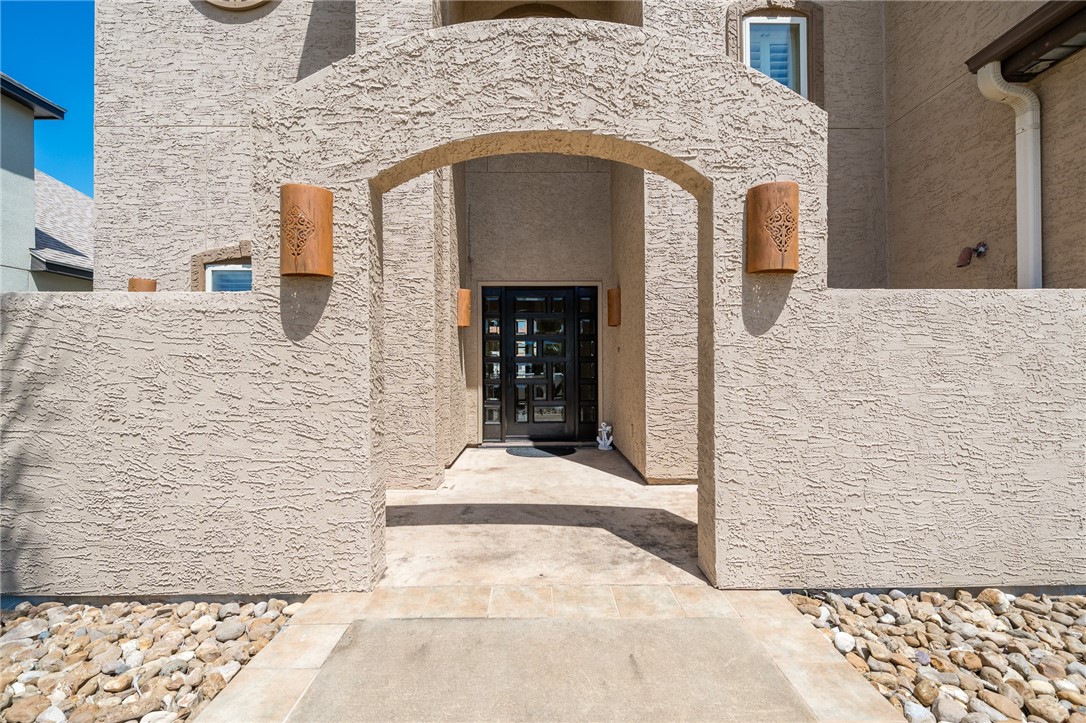 1114 Bay Property Photo 2