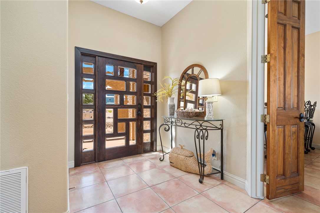 1114 Bay Property Photo 3