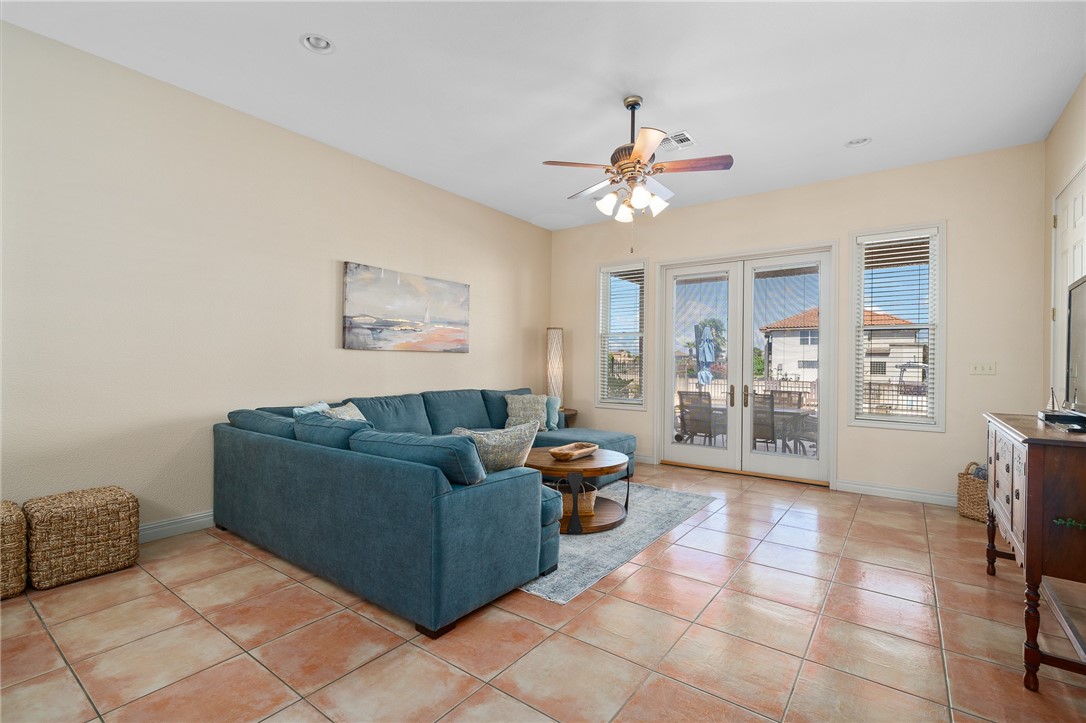 1114 Bay Property Photo 4