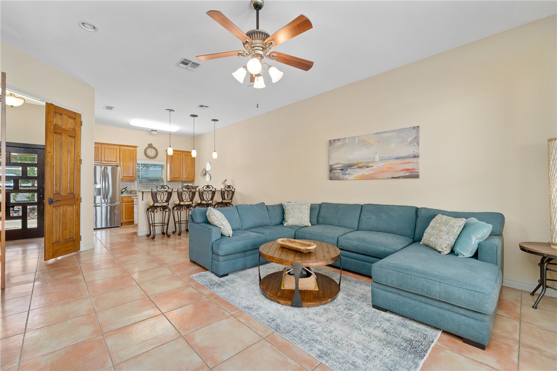 1114 Bay Property Photo 5