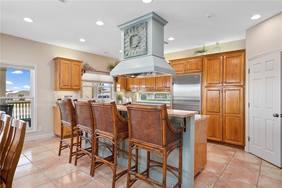 1114 Bay Property Photo 14