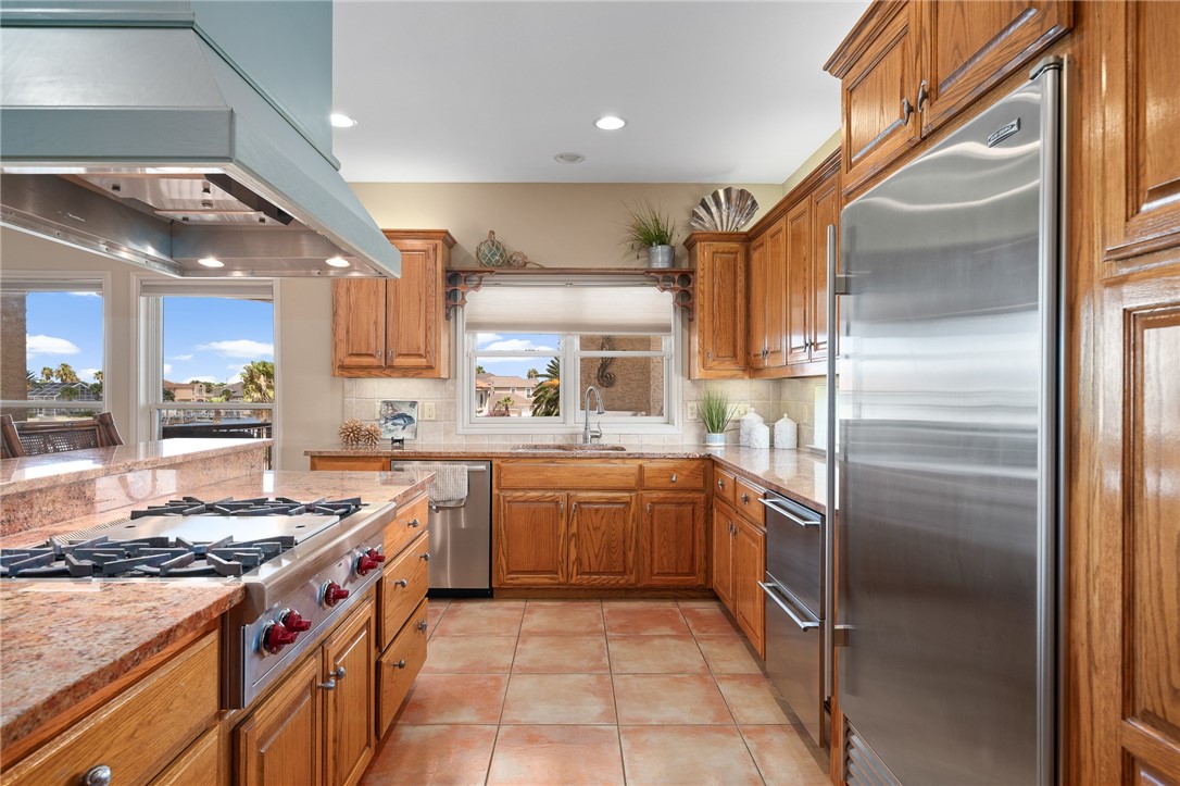 1114 Bay Property Photo 15
