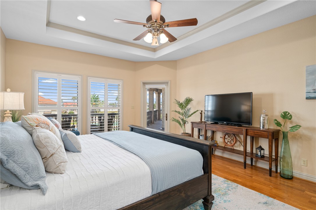 1114 Bay Property Photo 19