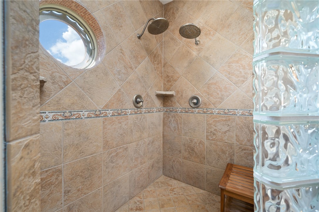 1114 Bay Property Photo 21