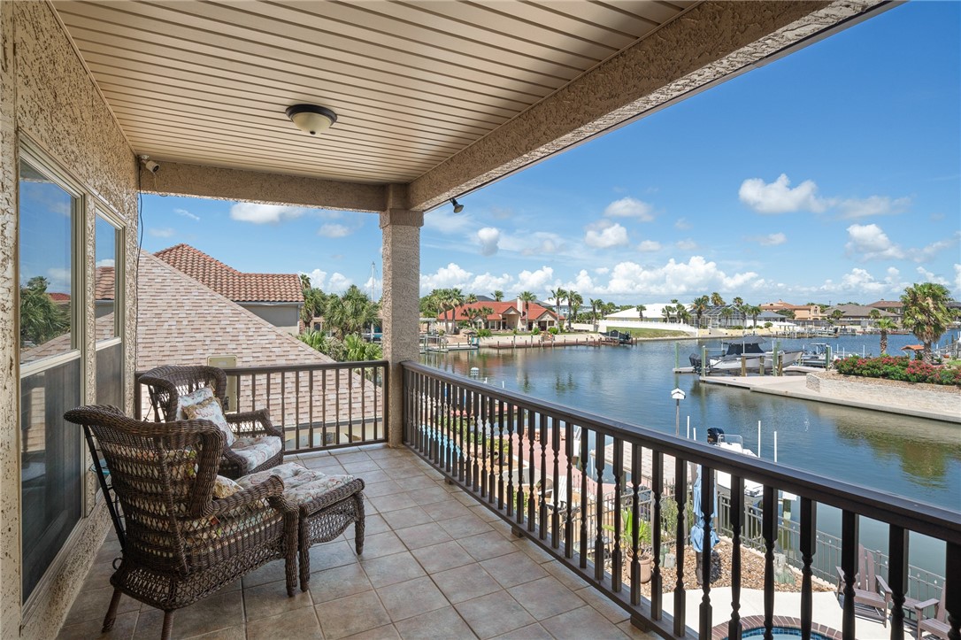 1114 Bay Property Photo 26