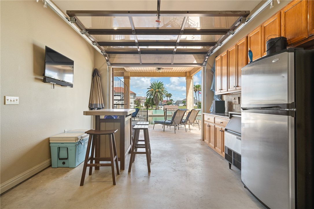 1114 Bay Property Photo 30