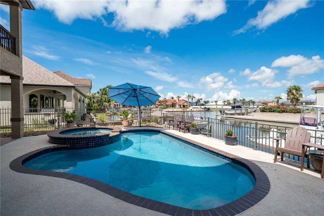 1114 Bay Property Photo 33