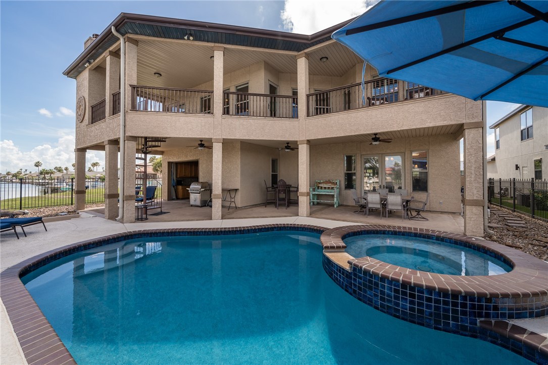 1114 Bay Property Photo 35