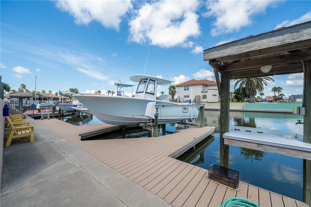 1114 Bay Property Photo 36