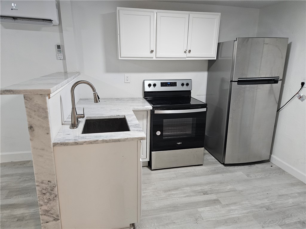 1134 Elgin St F Property Photo 2