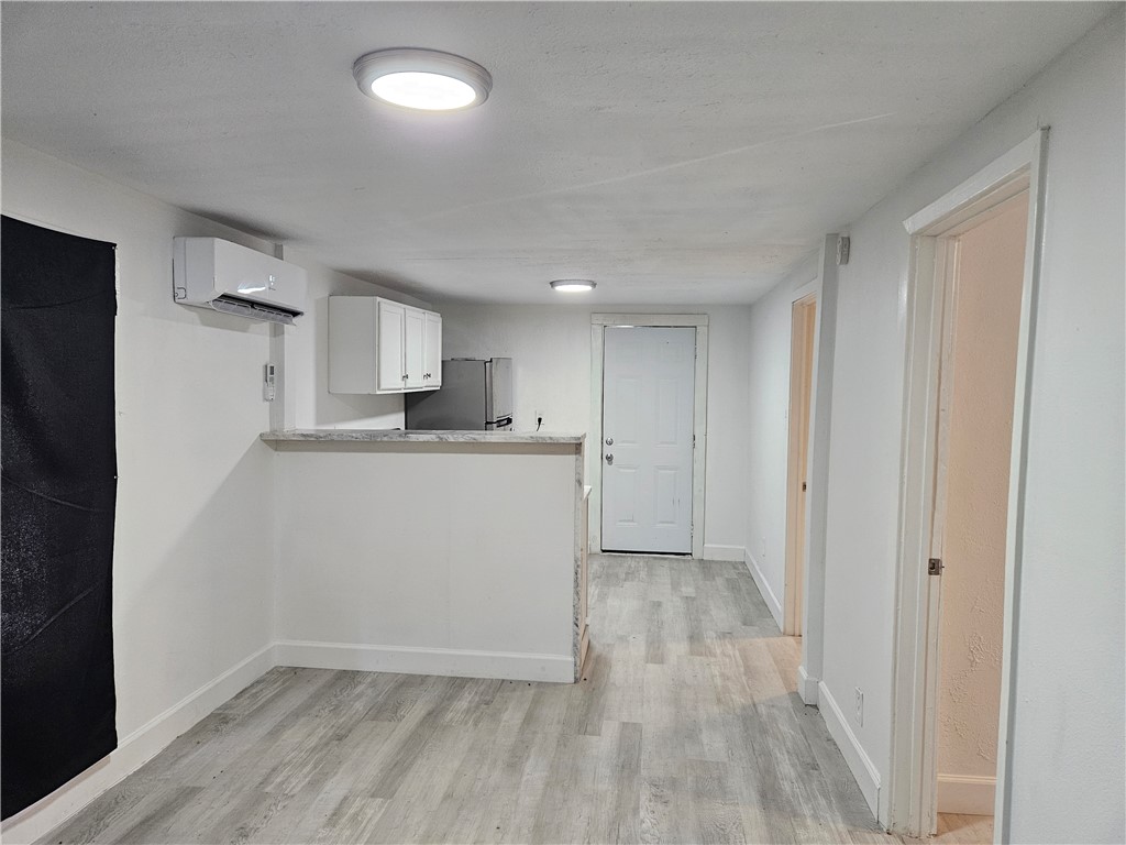 1134 Elgin St F Property Photo 6