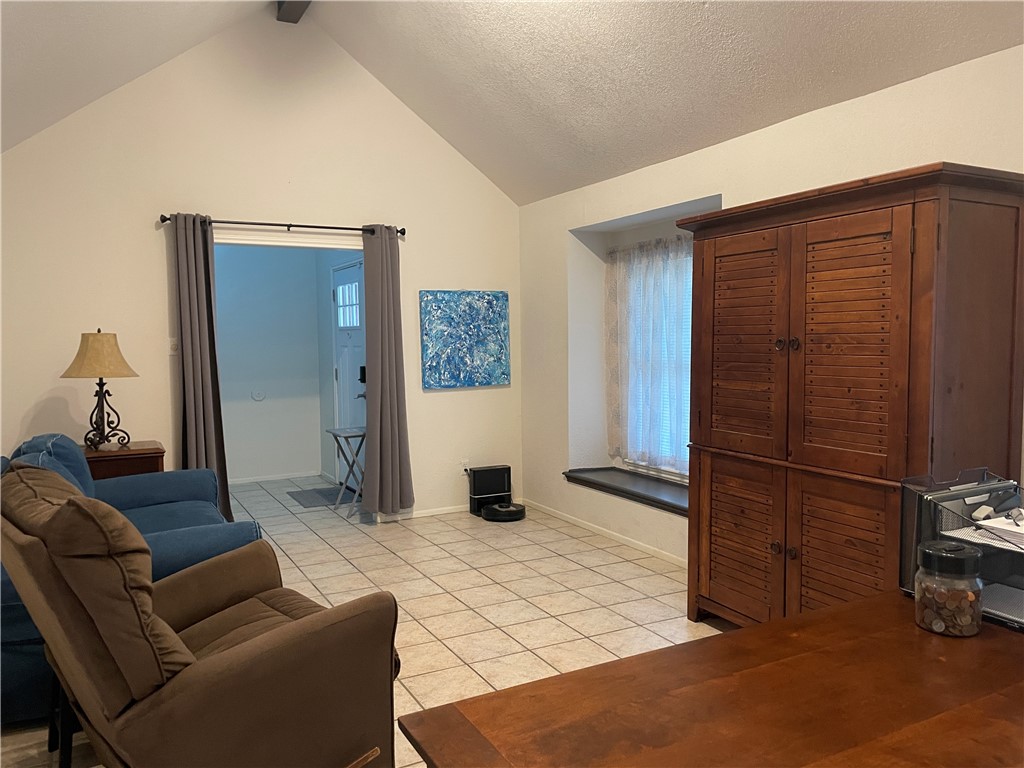 917 Saint Bernard St Property Photo 11