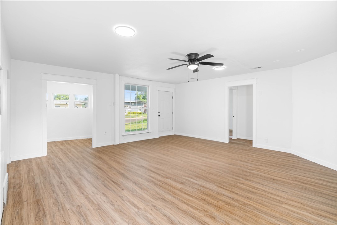 1601 Cambridge Dr Property Photo 3