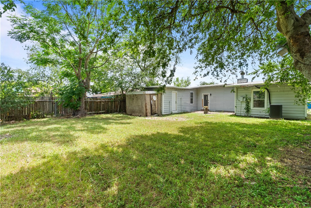 1601 Cambridge Dr Property Photo 13