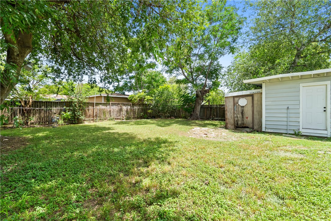 1601 Cambridge Dr Property Photo 14