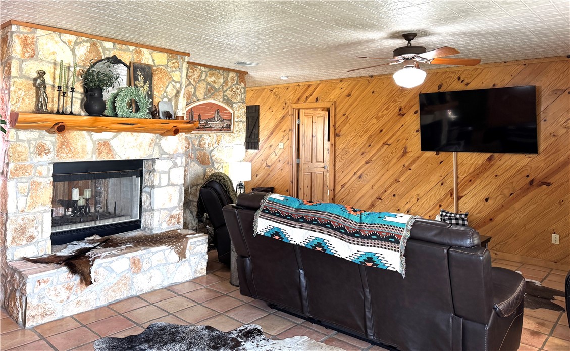 5567 County Road 1441 Property Photo 5