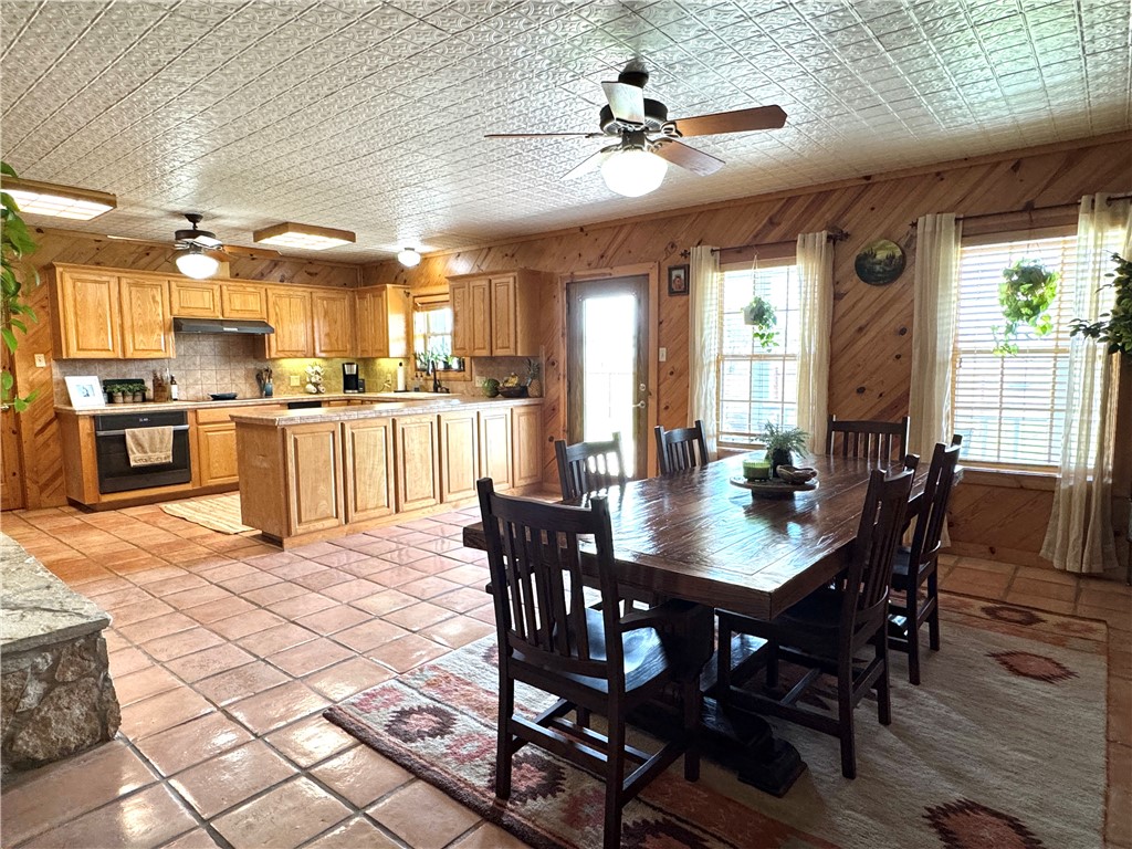 5567 County Road 1441 Property Photo 14