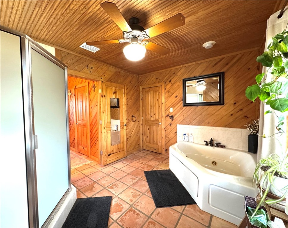 5567 County Road 1441 Property Photo 27