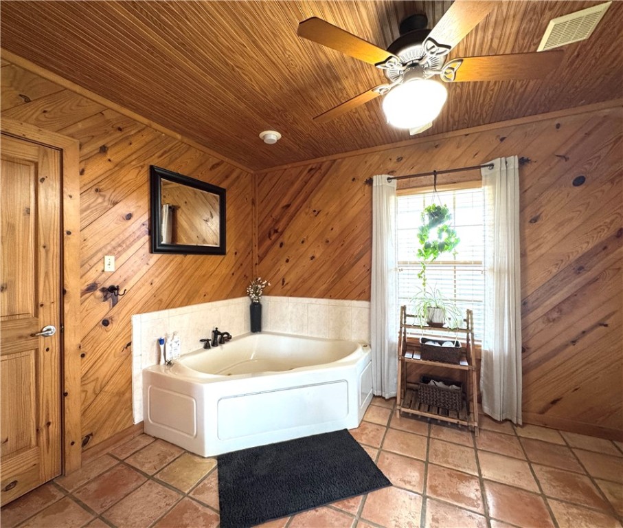 5567 County Road 1441 Property Photo 28
