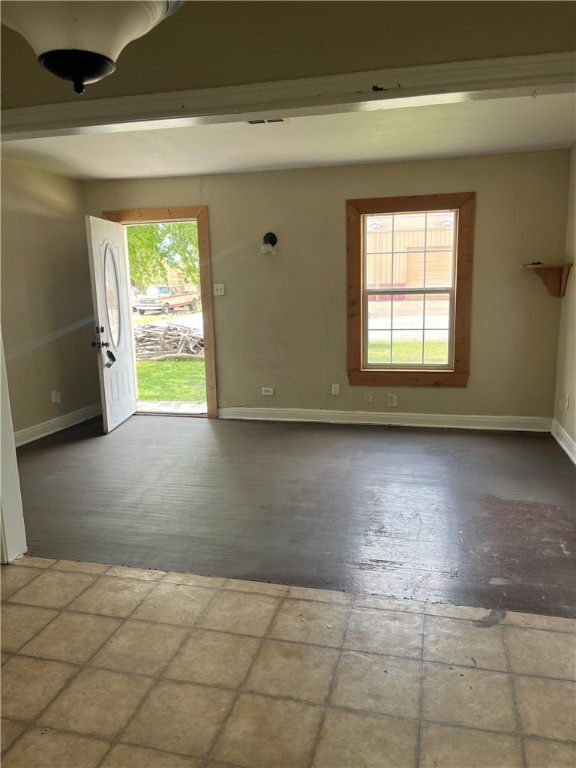 5122 Thomas Dr Property Photo 2