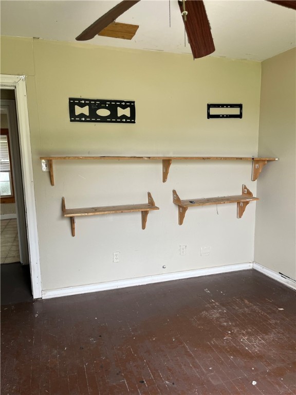 5122 Thomas Dr Property Photo 4
