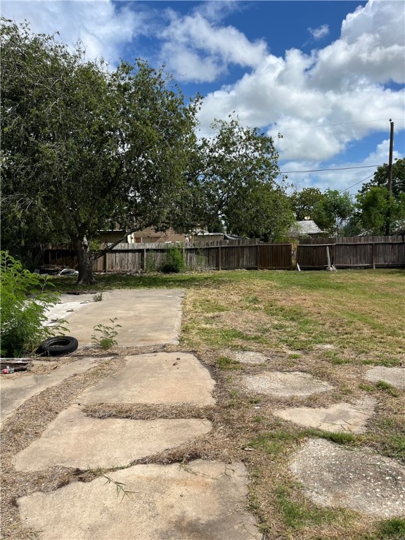 5122 Thomas Dr Property Photo 6