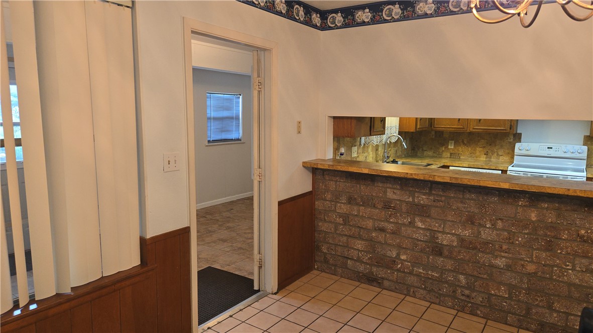 2486 Oak Park Dr Property Photo 7