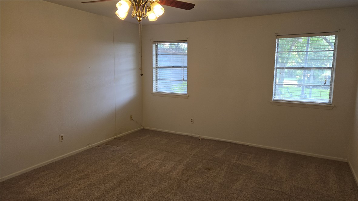2486 Oak Park Dr Property Photo 18