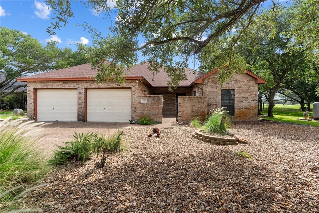 207 Highlands Dr Property Photo 1