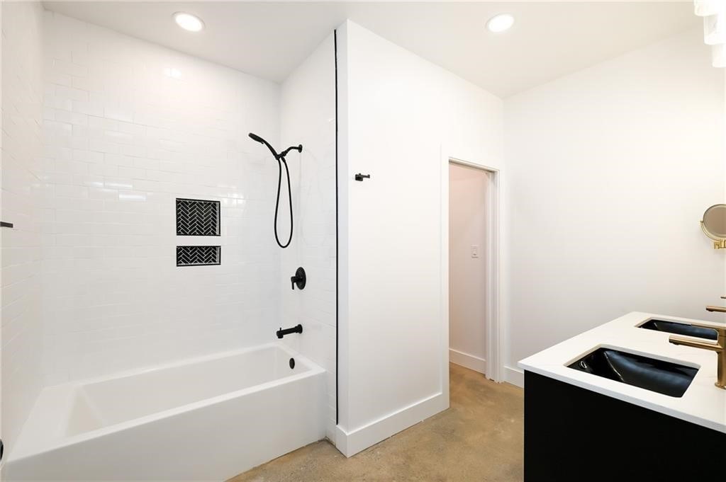 2722 Grace A Property Photo 11