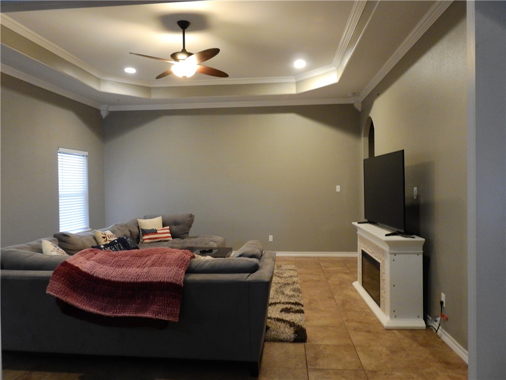 6829 Guinevere St Property Photo 16