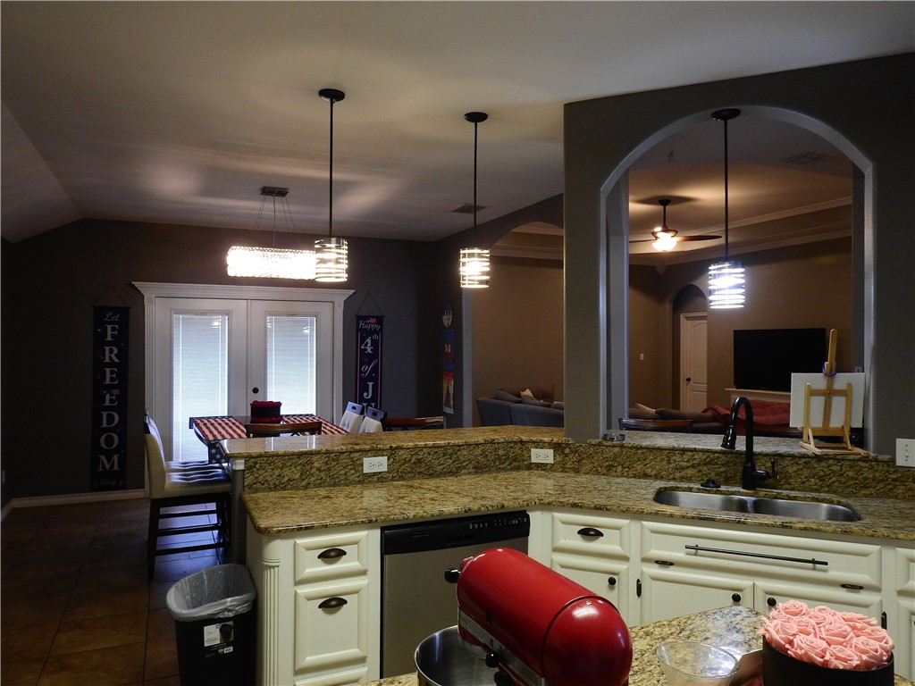 6829 Guinevere St Property Photo 17