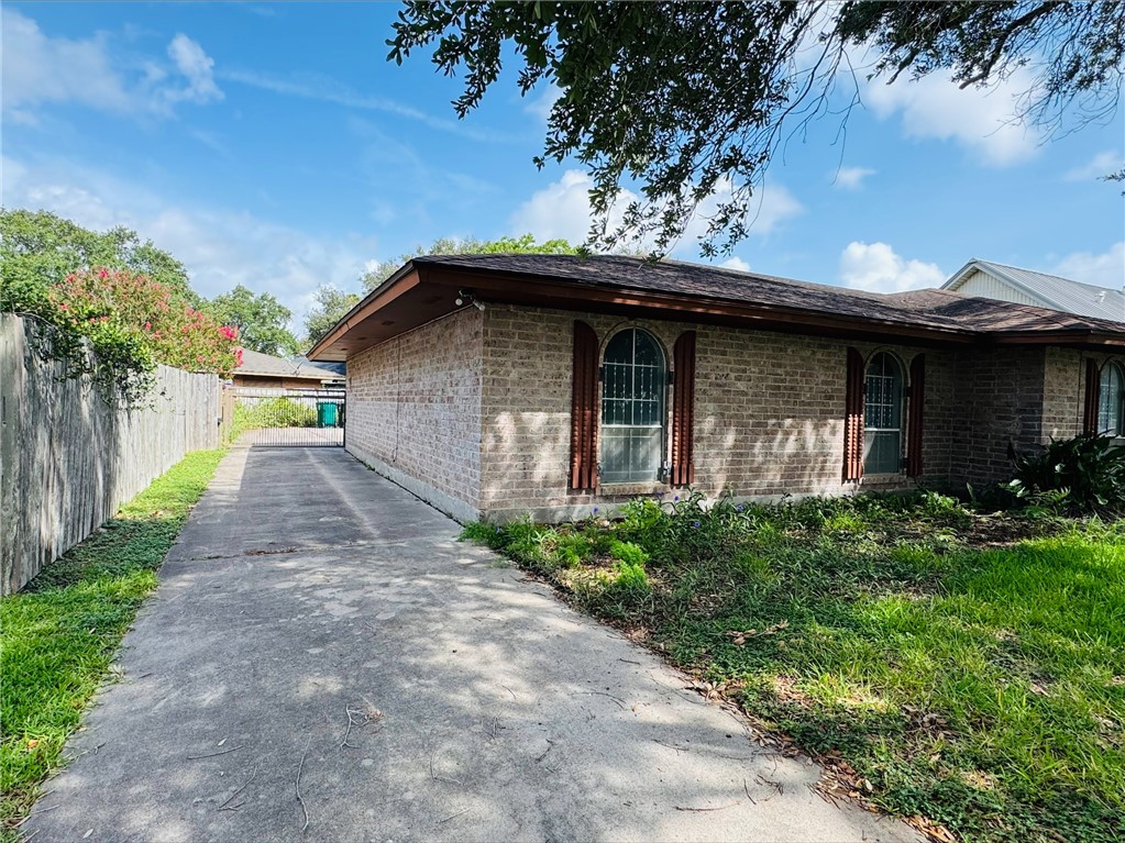 5905 Saint Andrews Dr Property Photo 2