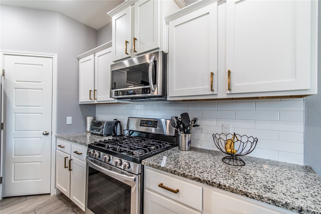 3425 Pineda St Property Photo 16
