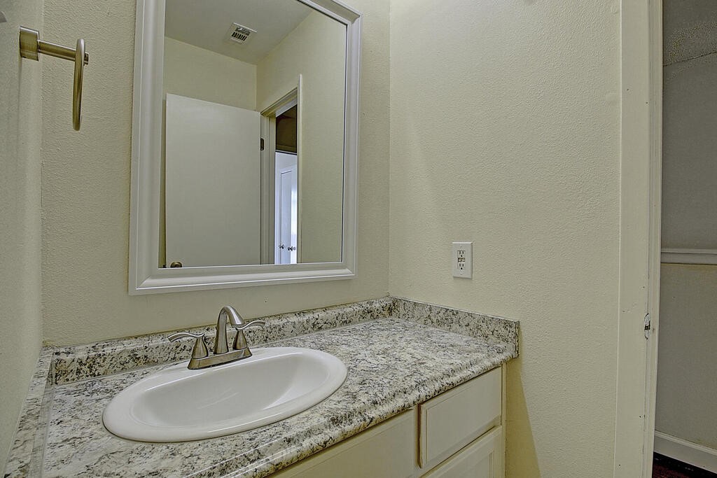 2314 Capitan Dr B Property Photo 27