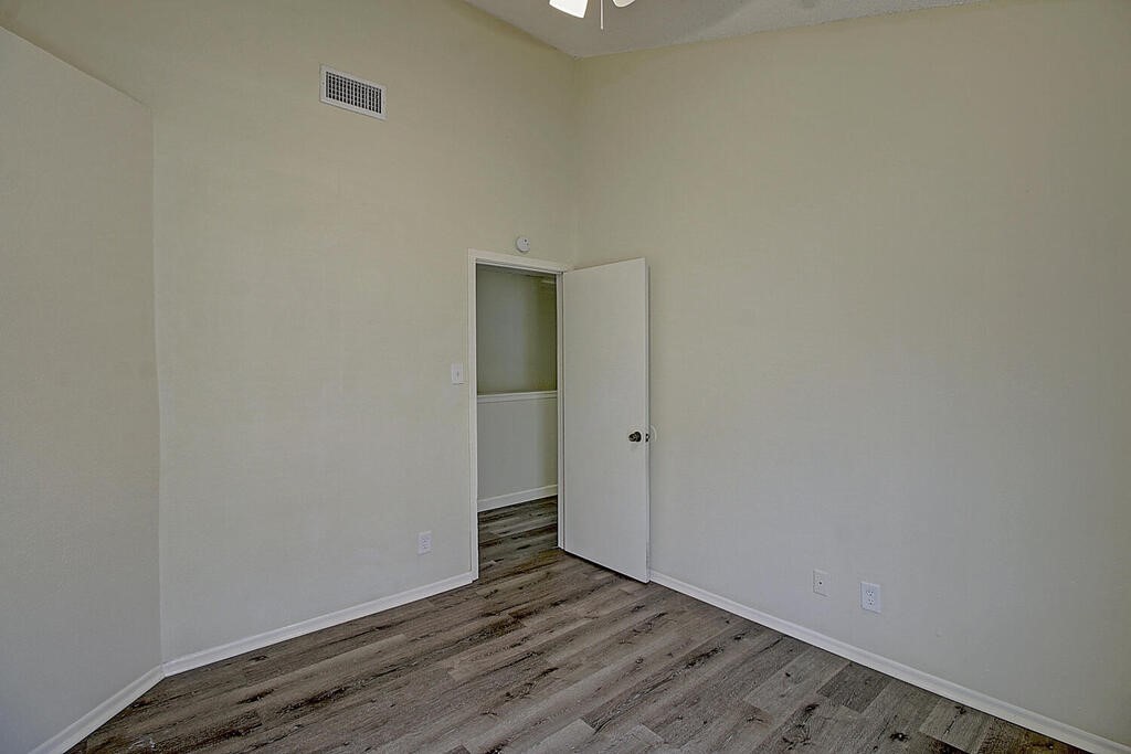2314 Capitan Dr B Property Photo 29