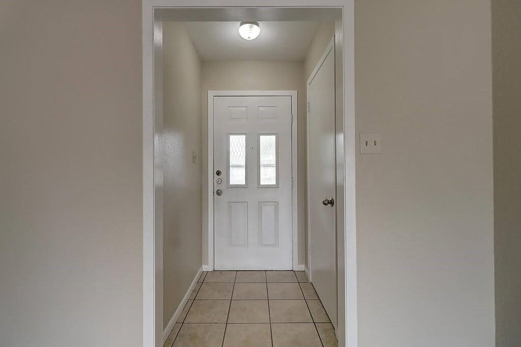 5225 Bonham St Property Photo 3